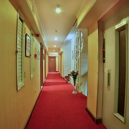 Hotel The Center