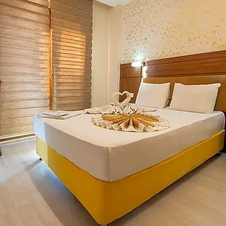 The Center Szálloda 3*