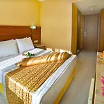 فندق The Center 3*