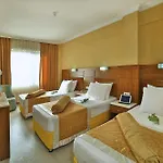 The Center فندق