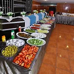 فندق The Center