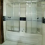 فندق The Center