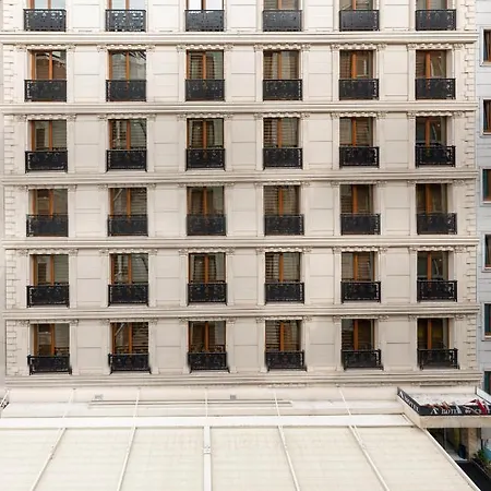 Hotell The Center 3*